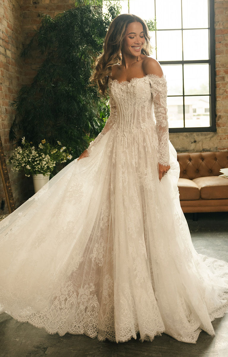 maggie sottero chiffon dress A Shakespeare moment in the dreamy Maggie Sottero style Karenafeaturing a  boho lace corset bodice and a custom chiffon scarf that added the perfect  touch of romance.  Our #realnybgbride Kara was