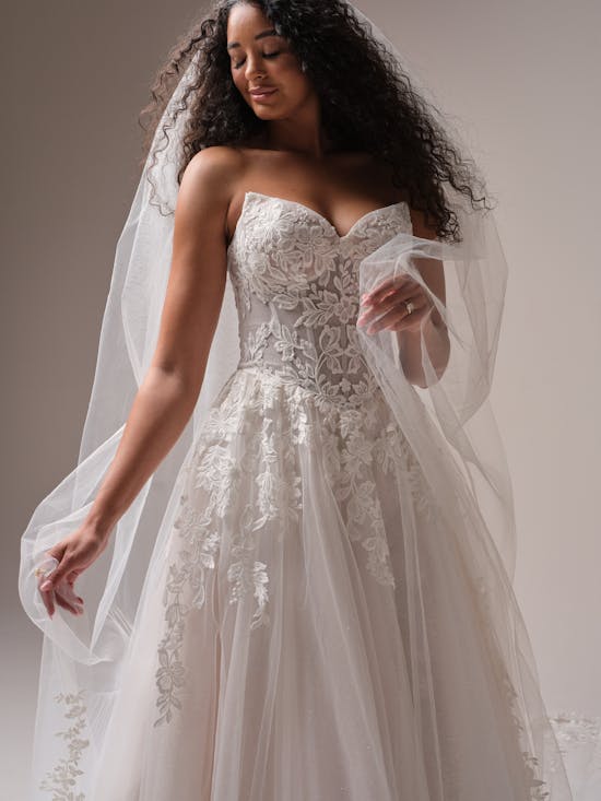 Rebecca Ingram - Paige 25RS919A01 - Ivory / Blush